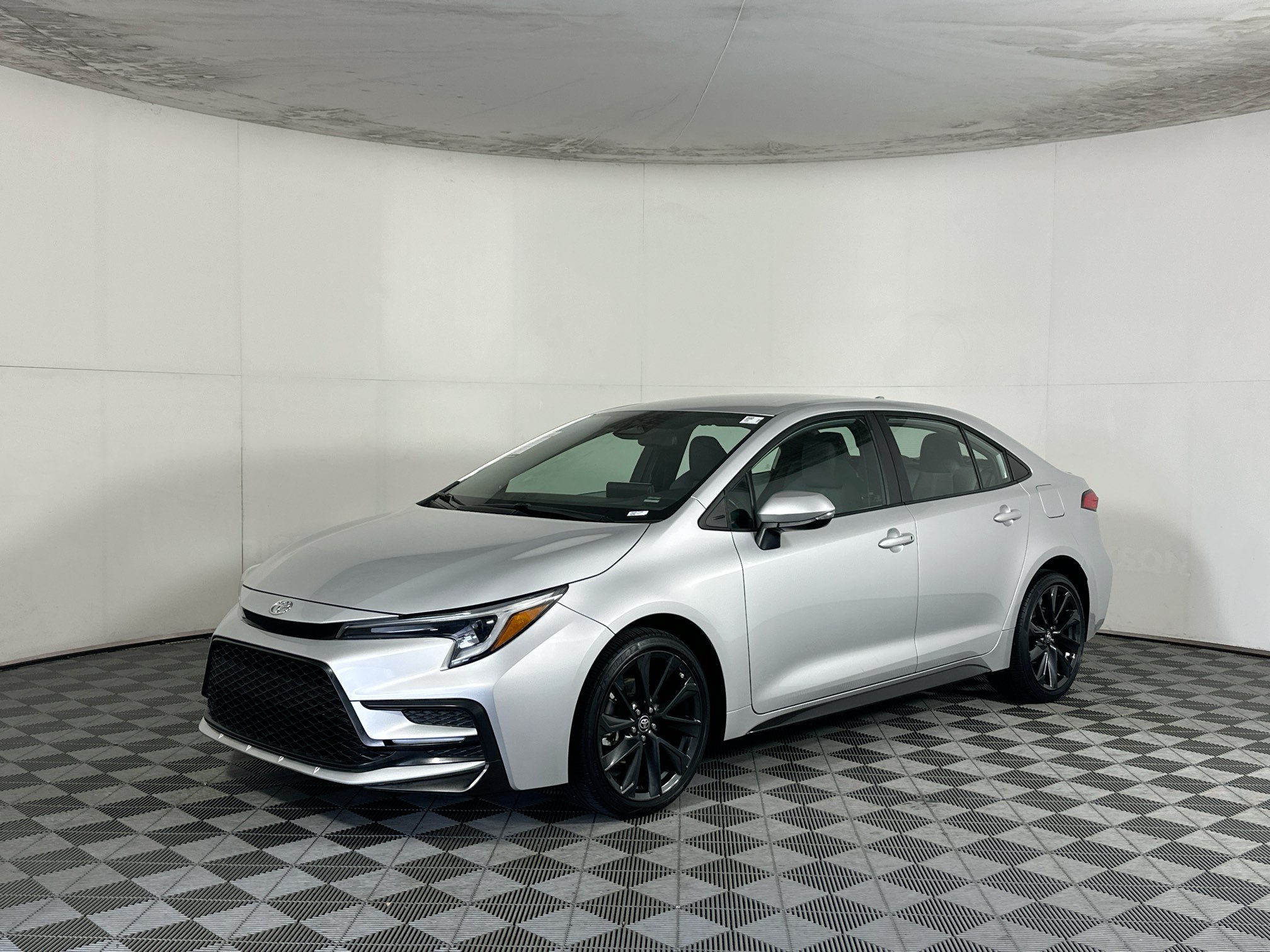 Used 2024 Toyota Corolla SE FWD image 7