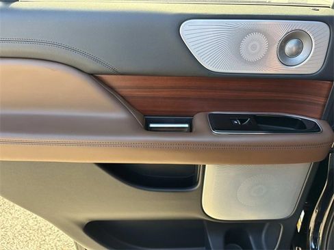 Certified 2024 Lincoln Navigator Reserve image 21