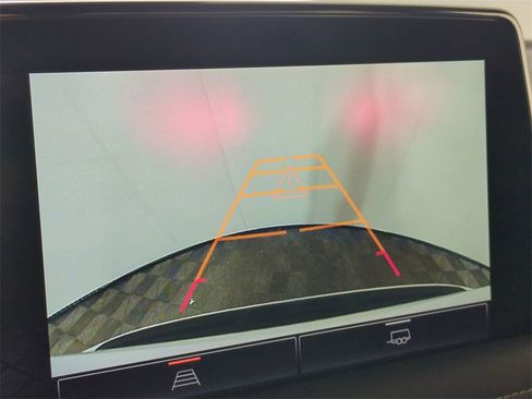 Used 2024 GMC Yukon XL SLT image 25