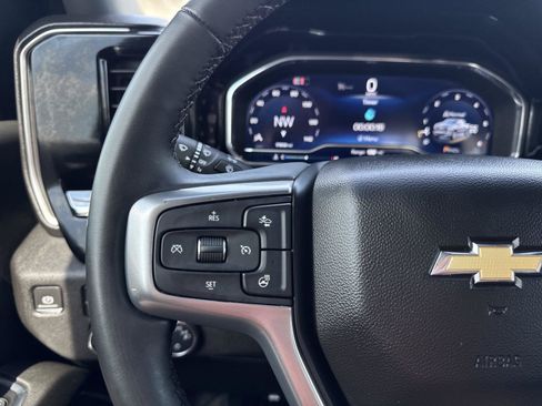 Used 2024 Chevrolet Silverado 1500 LT w/ Z71 Off-Road Package AWD/4WD image 33