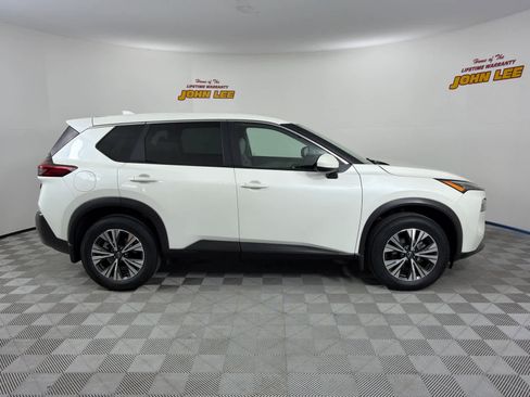 Used 2023 Nissan Rogue SV image 7