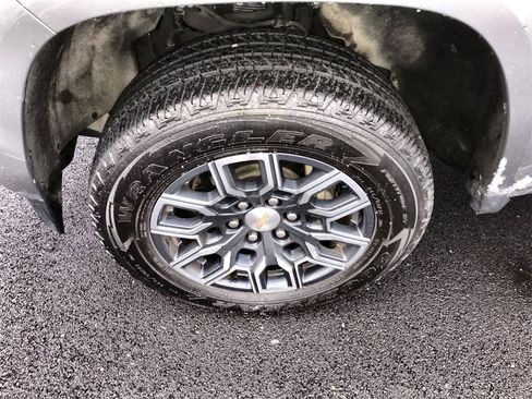 Used 2024 Chevrolet Colorado LT image 10