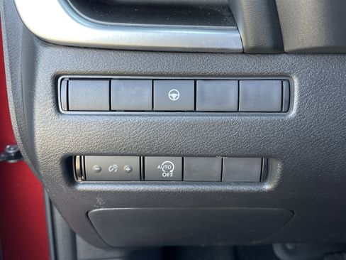 Used 2023 Nissan Rogue SV image 18