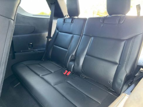 Used 2020 Ford Explorer XLT w/ Equipment Group 202A AWD/4WD image 11