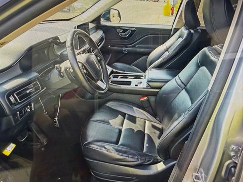 Used 2023 Lincoln Aviator AWD w/ Premium Package image 11