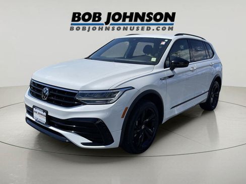 Used 2023 Volkswagen Tiguan SE R-Line FWD image 7