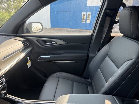 New 2025 Chevrolet Traverse LT w/ Driver Confidence Package image 34