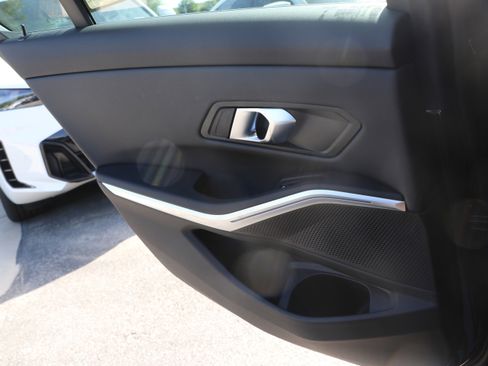 Certified 2025 BMW 330i Sedan w/ Premium Package image 33