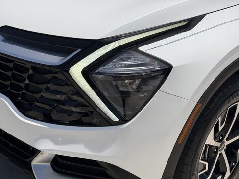 Certified 2023 Kia Sportage EX AWD/4WD image 8