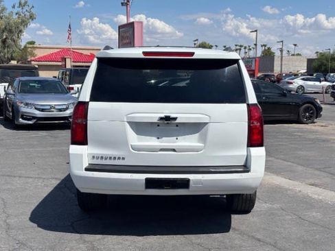 Used 2018 Chevrolet Suburban LT w/ Luxury Package RWD image 4