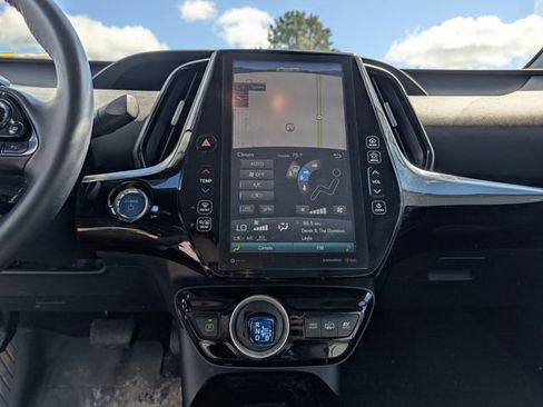 Used 2022 Toyota Prius Prime XLE FWD image 18