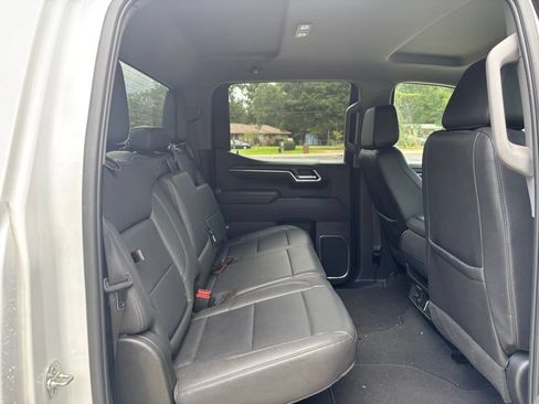 Used 2025 GMC Sierra 1500 SLT RWD image 17