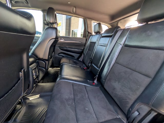 Used 2020 Jeep Grand Cherokee Altitude AWD/4WD image 12