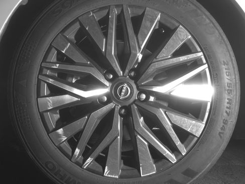 Used 2025 Nissan Altima 2.5 SV image 12