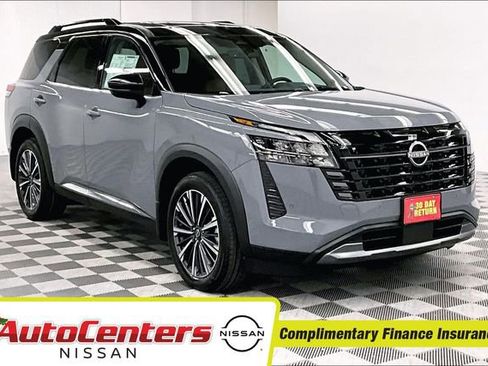 New 2026 Nissan Pathfinder Platinum image 1