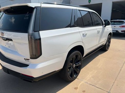 Used 2025 Cadillac Escalade Sport w/ Touring Package AWD/4WD image 11