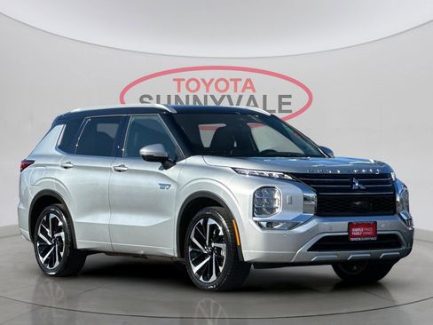 Used 2025 Mitsubishi Outlander SEL Black Edition image 10