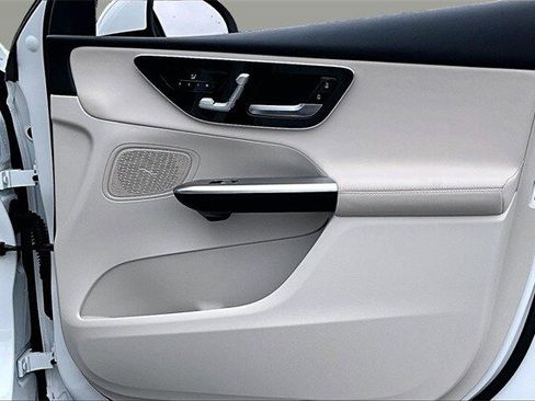 Certified 2025 Mercedes-Benz GLC 300 4MATIC image 31