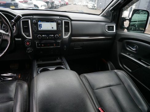 Used 2018 Nissan Titan SL w/ Midnight Edition AWD/4WD image 17