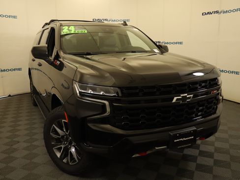 Used 2024 Chevrolet Suburban Z71 AWD/4WD image 2