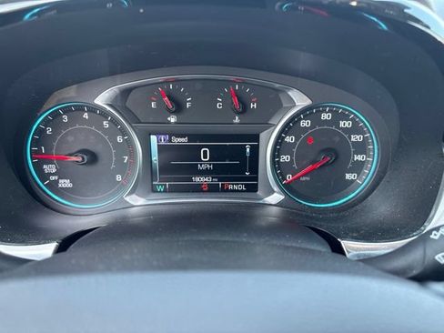 Used 2018 Chevrolet Traverse LT FWD image 3