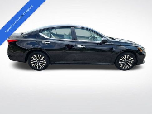 Used 2025 Nissan Altima 2.5 SV FWD image 6