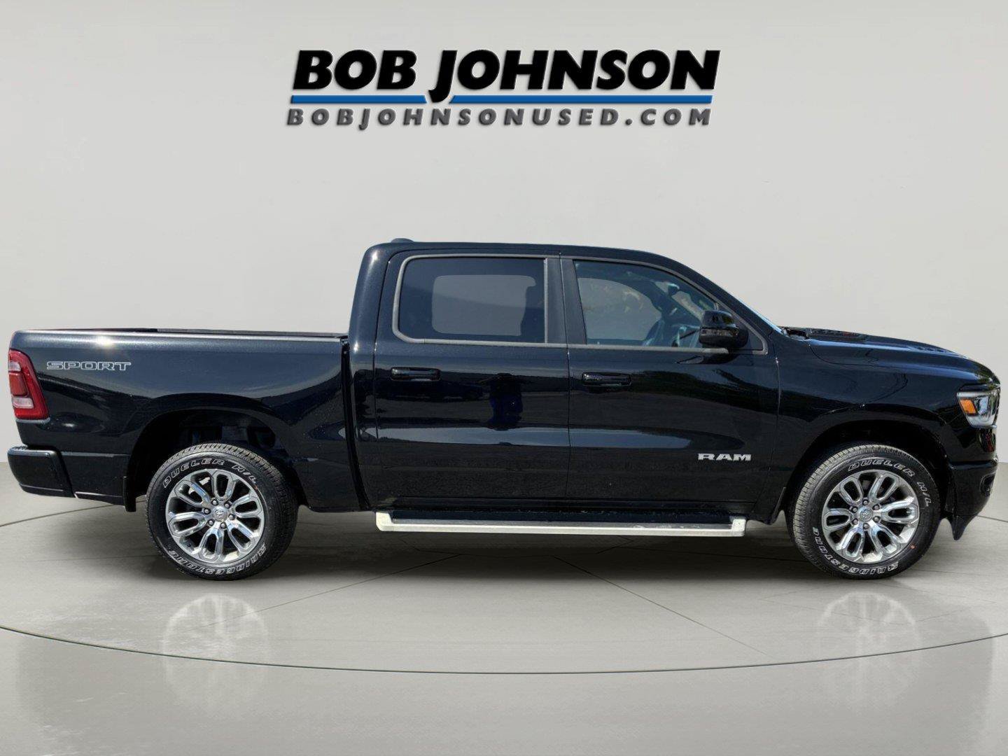 Used 2023 RAM 1500 Laramie AWD/4WD image 2