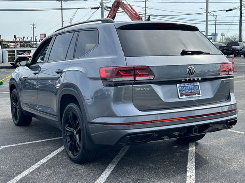 Certified 2023 Volkswagen Atlas SEL R-Line image 5