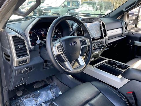 Used 2022 Ford F250 Lariat w/ Chrome Package image 8