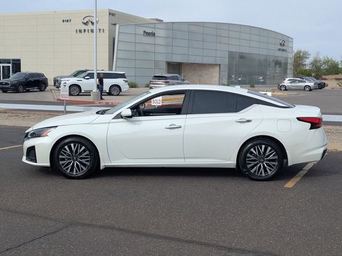 Certified 2023 Nissan Altima 2.5 SV image 3