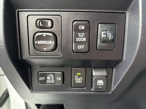 Used 2017 Toyota Tundra Limited image 50