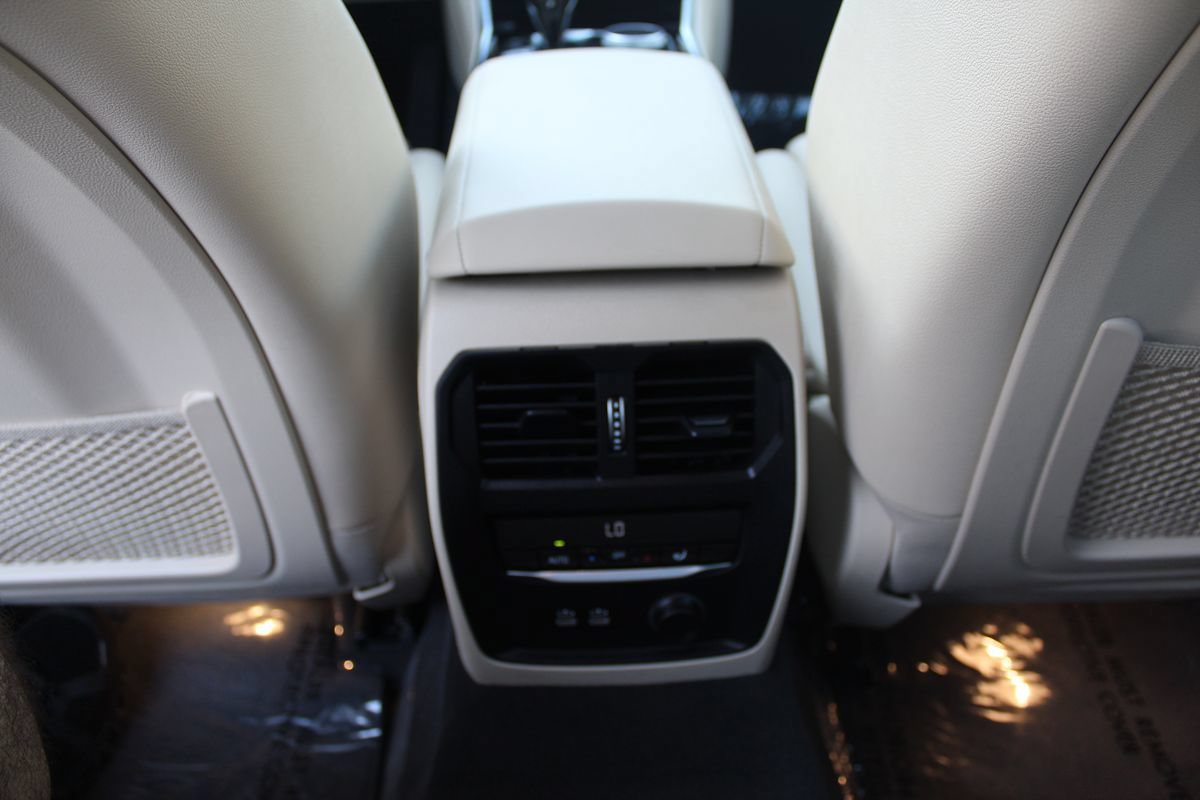 Used 2019 BMW 330i Sedan w/ Driving Assistance Package RWD image 17