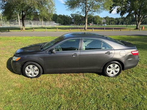 Used 2009 Toyota Camry LE FWD image 32