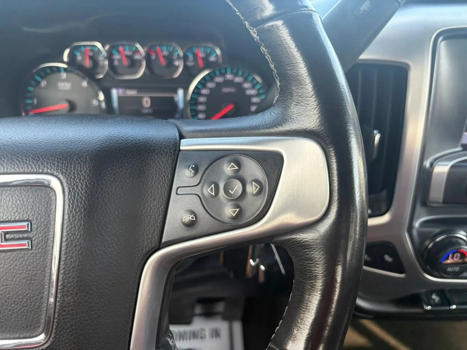 Used 2017 GMC Sierra 3500 SLT w/ Snow Plow Prep Package AWD/4WD image 18