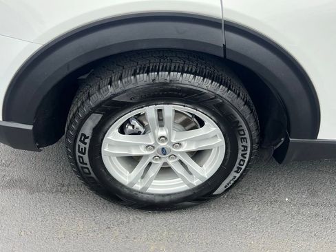 Used 2020 Ford Explorer XLT w/ Equipment Group 202A image 6