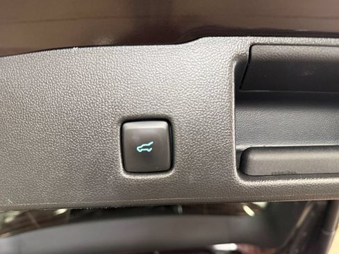 Used 2023 Ford Escape ST-Line w/ Tech Pack #1 AWD/4WD image 25