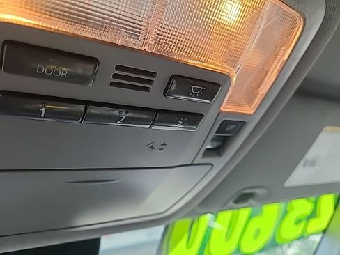 Used 2019 Toyota Highlander SE AWD/4WD image 21