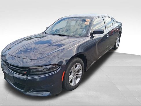 Used 2019 Dodge Charger SXT RWD image 14