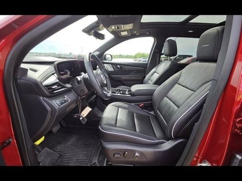 Certified 2025 Buick Enclave Avenir AWD/4WD image 2