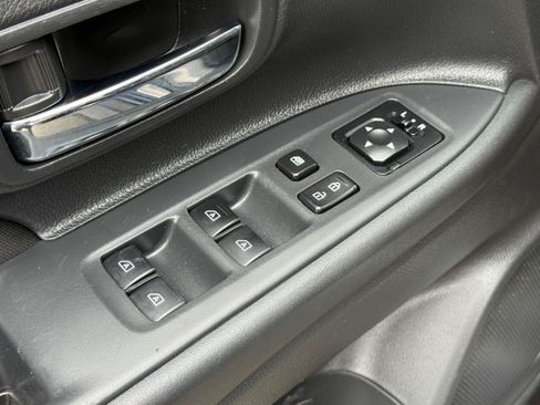 Used 2020 Mitsubishi Outlander ES FWD image 17