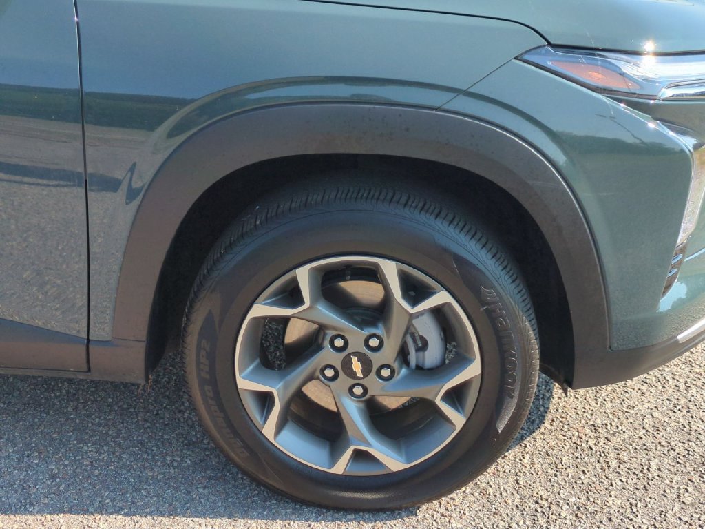 Used 2026 Chevrolet Trax LT FWD image 11