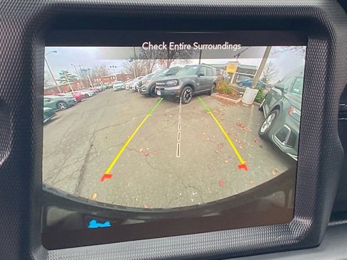 Used 2023 Jeep Wrangler Unlimited Sahara w/ Cold Weather Group image 17