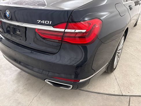 Used 2017 BMW 740i RWD image 18