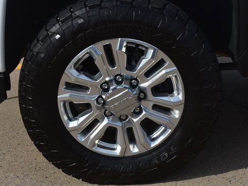 Used 2023 GMC Sierra 3500 Denali w/ Technology Package AWD/4WD image 10