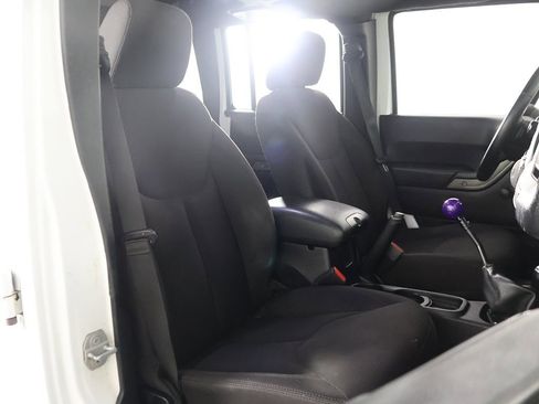 Used 2015 Jeep Wrangler Unlimited Sport w/ Connectivity Group image 22