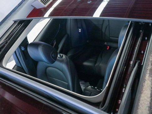 Used 2017 Mercedes-Benz C 300 4MATIC Sedan image 17