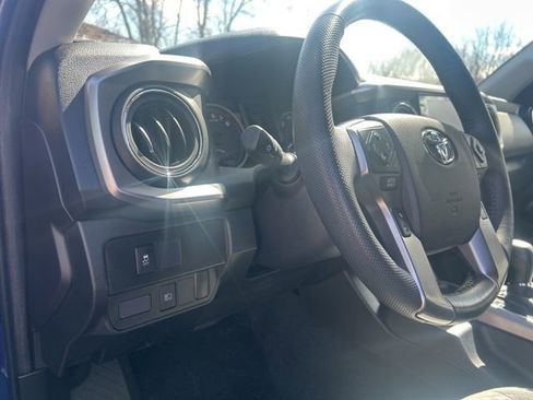 Used 2022 Toyota Tacoma SR image 16