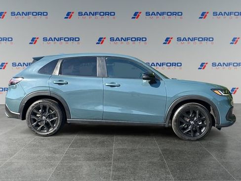 Used 2025 Honda HR-V Sport image 6