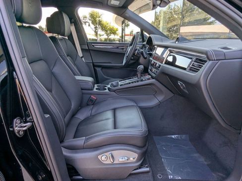 Certified 2026 Porsche Macan Turbo AWD/4WD image 25