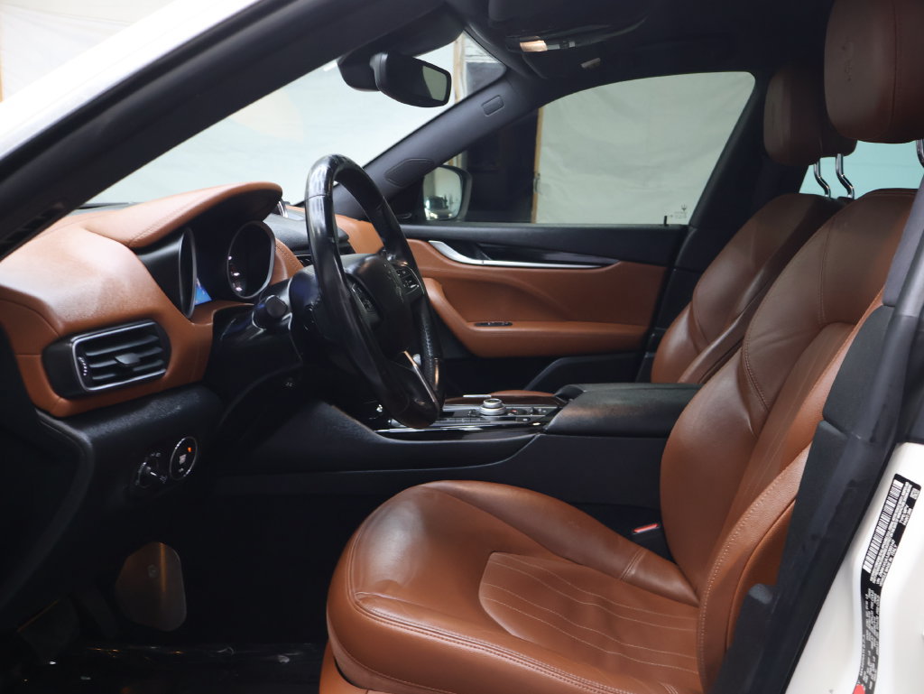 Used 2018 Maserati Levante AWD/4WD image 16